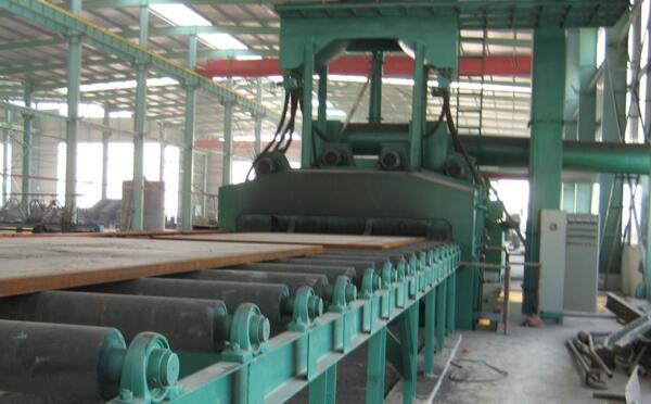 預熱的目的是降低冷卻速度，改善應力狀況